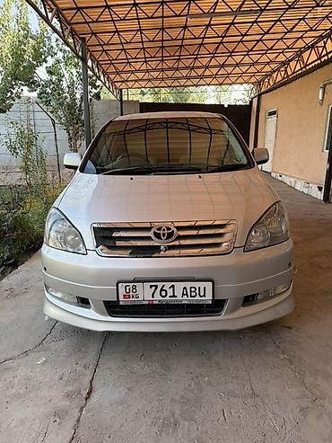 посадка машины: Toyota Ipsum: 2003 г., 2.4 л, Автомат, Бензин, Минивэн — 2