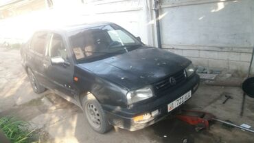 Volkswagen: Volkswagen Vento: 1992 г., 2 л, Механика, Бензин