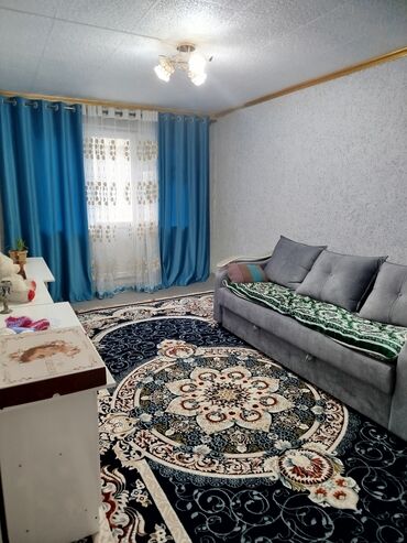 продаю квартиру 1 комната: 2 комнаты, 40 м², 104 серия, 3 этаж