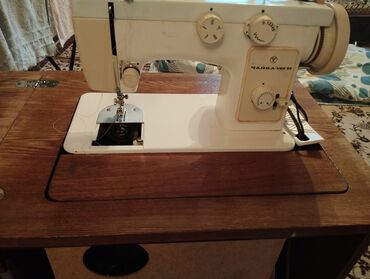 Ремонт, реставрация одежды: Продаю электрическую швейную машинку Чайка, бу, но мотор как был так и