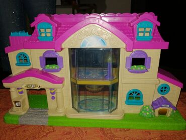 Toys: Barbi kućica, jako dobro očuvana, ima zvono na vratima, kada se