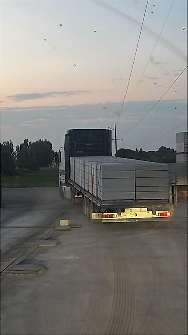 sprinter 2 2: Услуги грузоперевозок тягачом с полуприцепом-площадкой (еврофура — 3