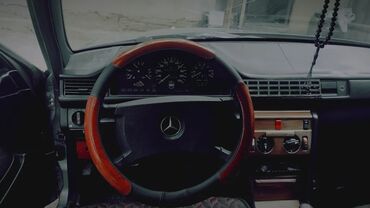 авто рынык: Mercedes-Benz E-Class: 1989 г., 2.3 л, Механика, Бензин, Седан