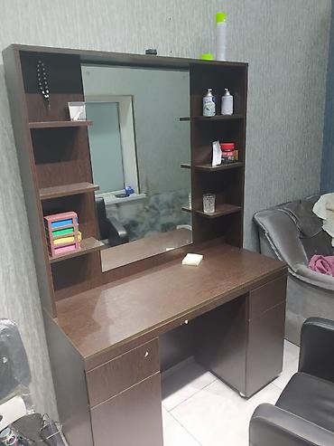 berber guzgusu: Berber guzgusu ve kreslosu 300manata satılır 
Tel 0514484175 — 1