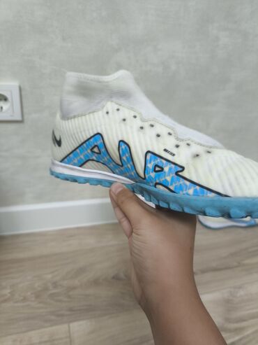 Кроссовки и спортивная обувь: Мужские кроссовки, 40, Nike, Б/у, цвет - Белый, Самовывоз, Платная доставка