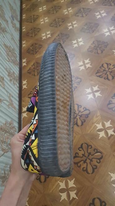 ayaggabı: Rəngarəng naxışlı slip-on krossovkalar - Üst hissə: parlaq çoxrəngli — 2