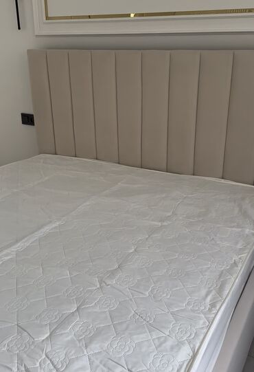 выбор постельного белья: Подматрасник непромокаемый на резинке размер 180*200. Есть разные