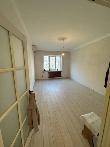 Офисы: 2 комнаты, 50 м², 105 серия, 2 этаж, Косметический ремонт