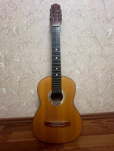 комбоусилитель для электрогитары: Продаю свою гитару🎸🎼🎵. Состояние отличное, 10 из 10✅️. Можете забрать