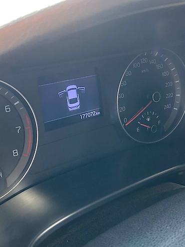 срочно срочная цена: Kia Cerato: 2018 г., Автомат, Седан — 4