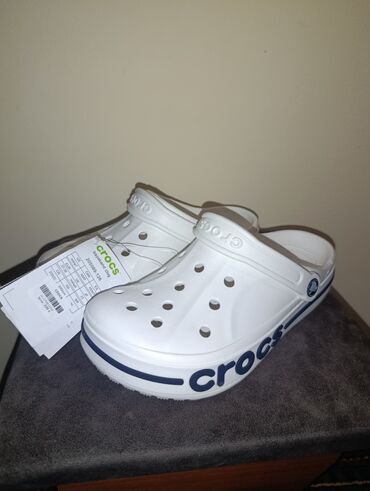 скачать музыку в машину на колонку и на саб: Сабо, 37, Crocs, Новый, цвет - Белый, Самовывоз