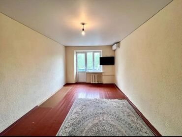 карл маркс: 1 комната, 30 м², Индивидуалка, 5 этаж, Косметический ремонт