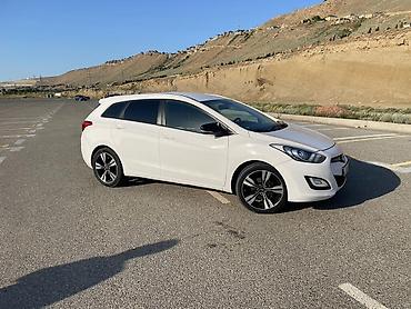 led panel: Hyundai i30 Wagon – ağ rəngli, universal kuzov. Əsas xüsusiyyətlər: - — 4