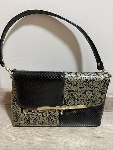Сумкалар: Сумка Michael Kors розовая – 500 сом Сумка золотая - 500 сом Сумка — 5