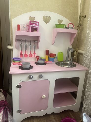 детская игрушка кухня: Продам детскую кухню для девочки. Подойдёт для возраста от 5 до 12