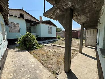 Продажа коттеджей и домов: 🏡 ПРОДАЁТСЯ ЧАСТНЫЙ ДОМ 📍 г. Кызыл-Кия, ул. Советская Продаётся — 14