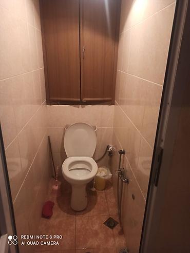 Mənzil kirayələyirəm: 1 otaqlı mənzil – interyer və plan - Geniş zal/otaq: divar kağızı ilə — 5