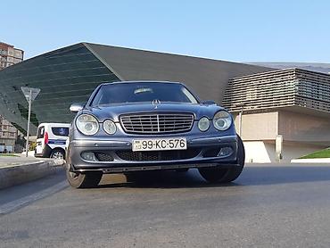 Mercedes-Benz E 320: 3.2 l | 2003 il Sedan