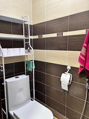 квартира на ошском: 3 комнаты, 63 м², 7 мкр 106 серия, 8 этаж, Евроремонт — 9