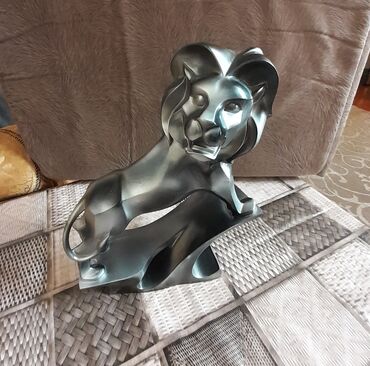 Heykəlciklər: Фигура льва 10ман. куплен в Москве в 90ые годы материал точно незнаю