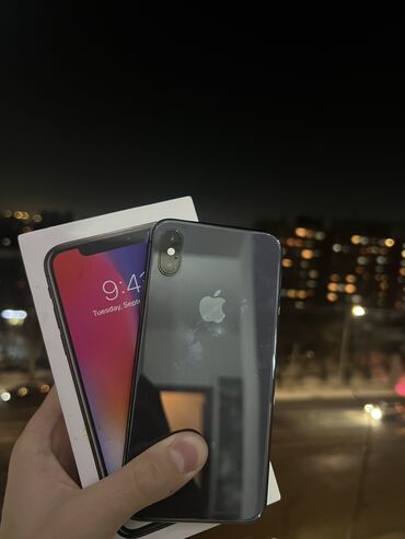 Apple iPhone: IPhone X, Б/у, 64 ГБ, Черный, Чехол, Коробка, 70 %