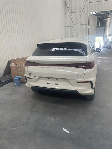 zero x neo: BYD E2: 2023 г., Электромобиль, Хэтчбэк — 3