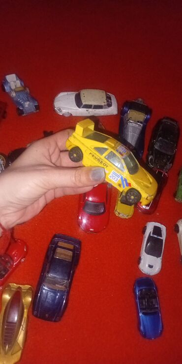 Figurice i makete: Autici ima raznih Dogovor na lalafo.rs — 14 Figurice i makete: Autici ima raznih Dogovor — 14