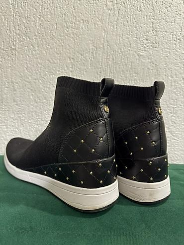 converse zenske: Ženske patike-čizme Michael Kors - Model: slip-on patike sa — 3