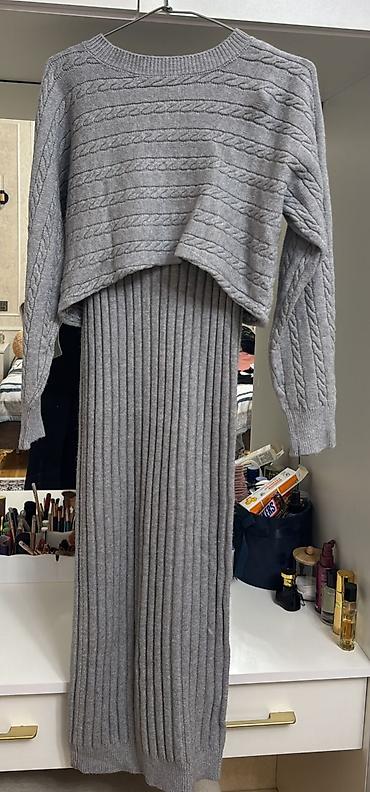 Digər qadın geyimləri: Qadın geyimlər toplusu 1) Qara-ağ xallı naxışlı, düyməli jilet - — 8