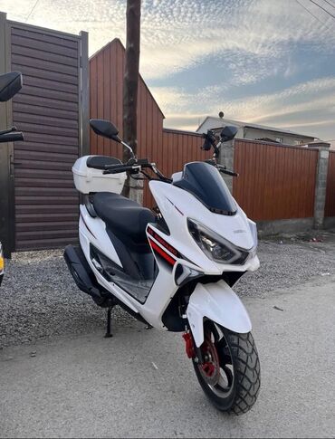 электро мотоцикыл: Макси-скутер 150 куб. см, Бензин, Новый