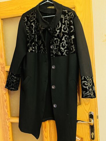 Куртки: Женская куртка 0101 Brand, 6XL (EU 52), цвет - Черный