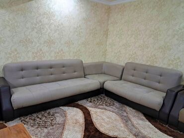 Saturn: Künc divan