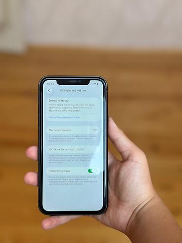 Apple iPhone: IPhone 11, Qara, Face ID — 5