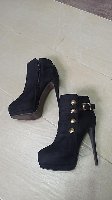 Өтүктөр: High Heels, размер 39, район Ошского рынка, примерка возможна — 2
