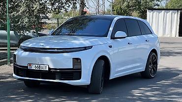 byd e6: Lixiang L7: 2023 г., Гибрид, Кроссовер — 1