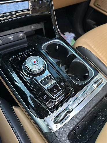 Kia: Kia Carnival: 2020 г., Минивэн — 22
