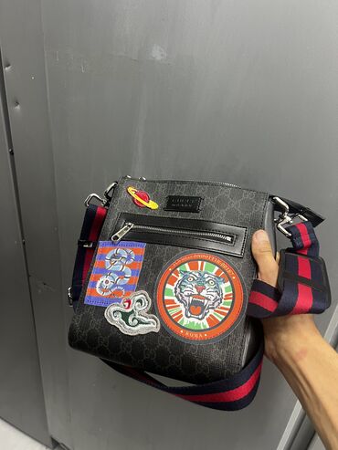 рюкзак портфель для девочки: Барсетка, Gucci, Материал: Натуральная кожа, Застежка на молнии, Множество карманов, Б/у
