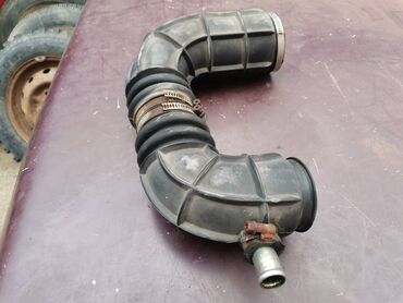 Auto delovi: Usisno crevo vazduha Lada 21214i Niva. Polovno. Očuvano. Skinuta sa — 4