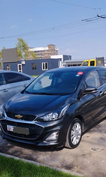 продаю шевролет: Chevrolet Spark: 2018 г., 1 л, Вариатор, Бензин, Хетчбек