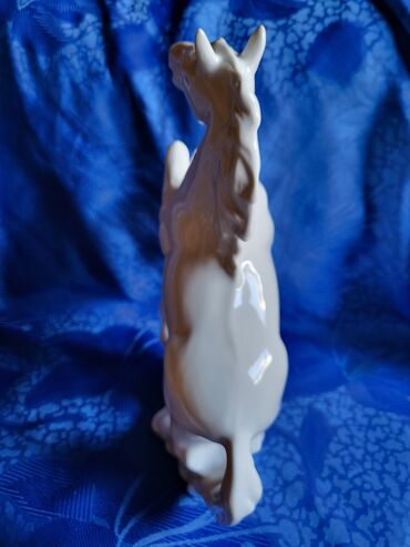 Ostali kućni dekor: Konj velik,vintaz,nov porcelanski. Porcelanski konj. mereni — 11
