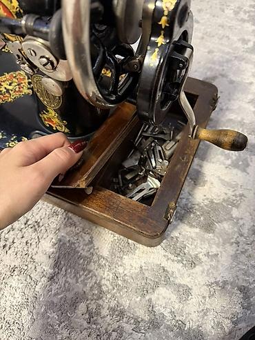Тиричилик техникасы: Тигүүчү машина Singer, Механикалык, Кол менен — 4