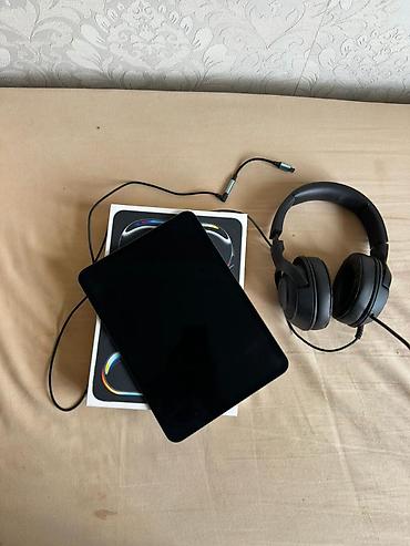 efootbal 2024: Ipad M4 Pro + Razer Orjinal Nausnik Ile Birlikde Satilir Tam Ideal — 1