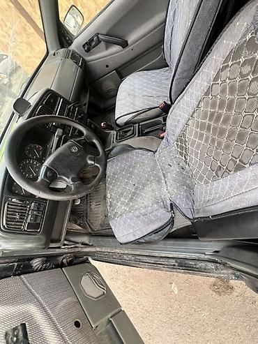 Унаа: Volkswagen Passat: 1990 г., 1.8 л, Кол менен иштөөчү, Бензин, Седан — 9