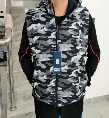 Другая мужская одежда: Новинка!!! Двухсторонний спортивный мужской жилет.Осень/зима. Размеры — 11