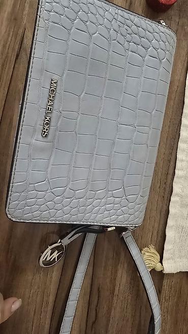 Çantalar: Michael Kors qadın çantası – boz rəng, timsah naxışlı teksturalı — 1