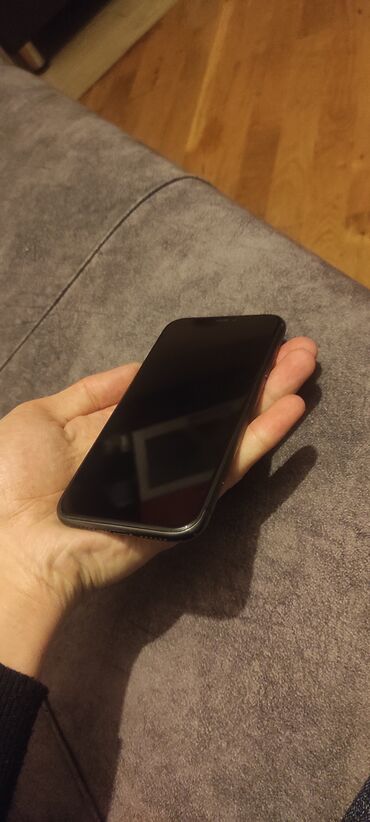 Apple iPhone: IPhone 11, 128 GB, Qara, Face ID — 7