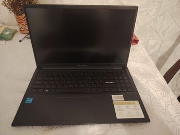 core i3: ASUS Vivobook, 15.6 ", Intel Core i3, 512 GB