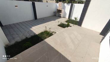 Həyət evləri və villaların satışı: Satılır: Binə Sovxozda 160 marşurutunun son dayanacağına yaxın həyət — 4