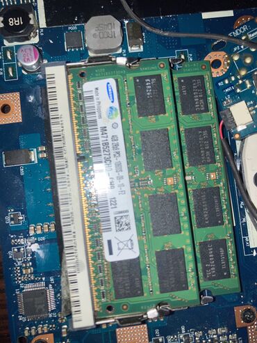 Оперативная память (RAM): Оперативная память (RAM) Samsung, 4 ГБ, 1600 МГц, DDR3, Для ноутбука, Б/у