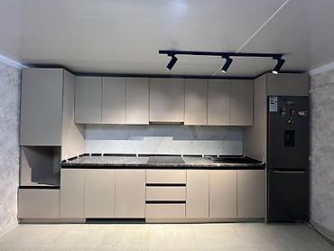 Кухонные гарнитуры: Кухонный гарнитур — 35